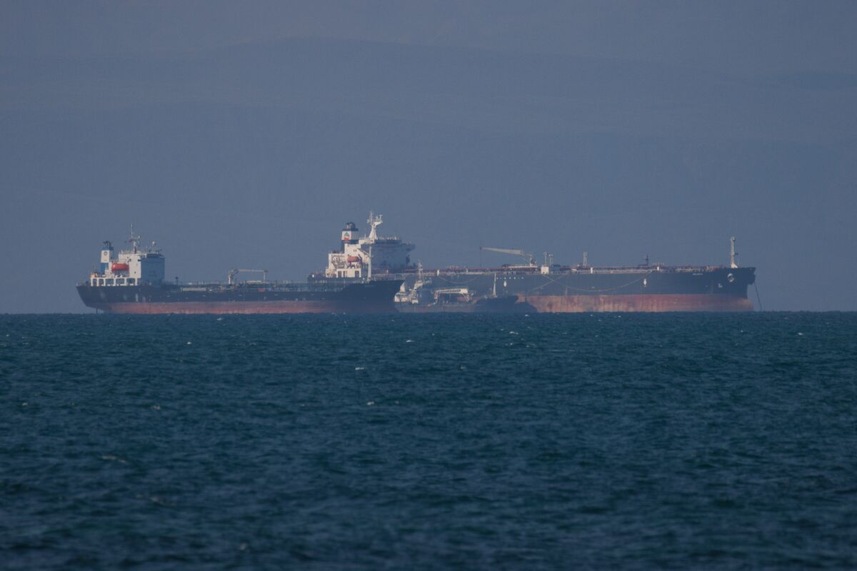 Latest Houthi Shipping Threat Is Blunted by Thin Red Sea Tra