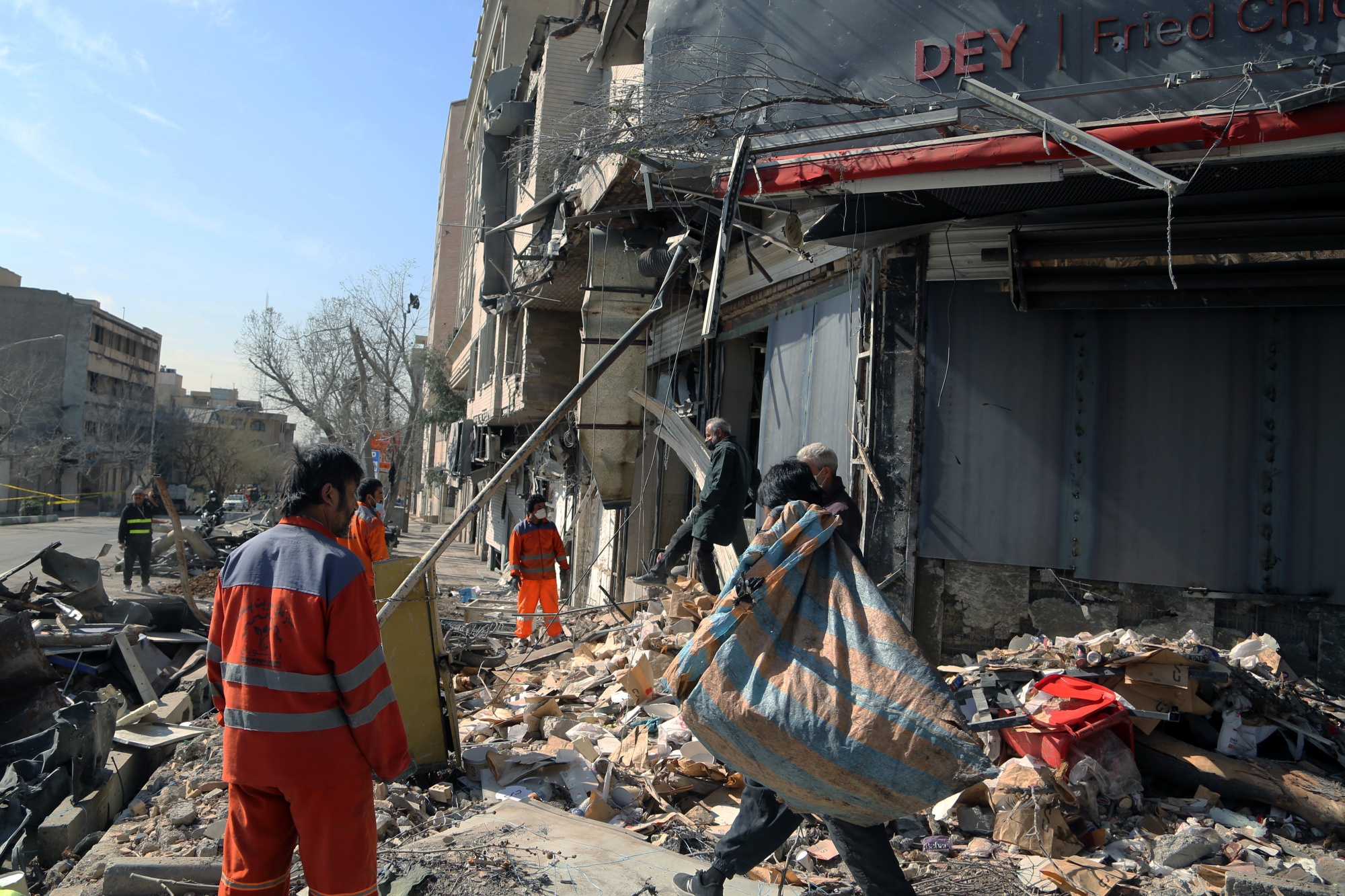 Iran War Live Updates: News on Oil, Shipping, Market and Geopolitical Reaction - Bloomberg