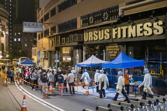 Babies Among Hundreds in Hong Kong Quarantine Amid Outbreak