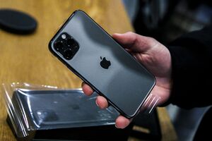 Apple Begins Selling New iPhone 11 In Berlin