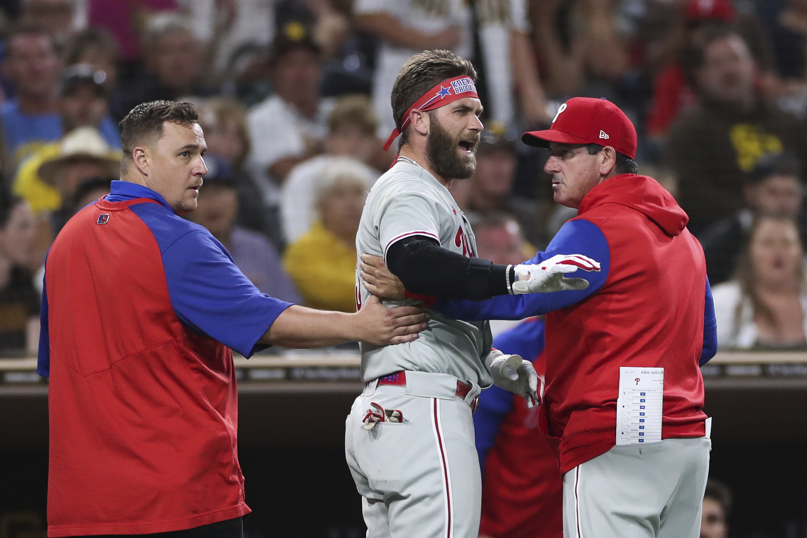 Bryce Harper shines as Phillies aim for second straight World