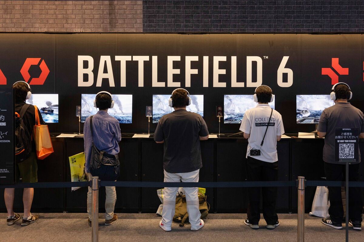 bloomberg.com - Vlad Savov - Nintendo and 'Battlefield 6' Pushed US Game Sales Up in October