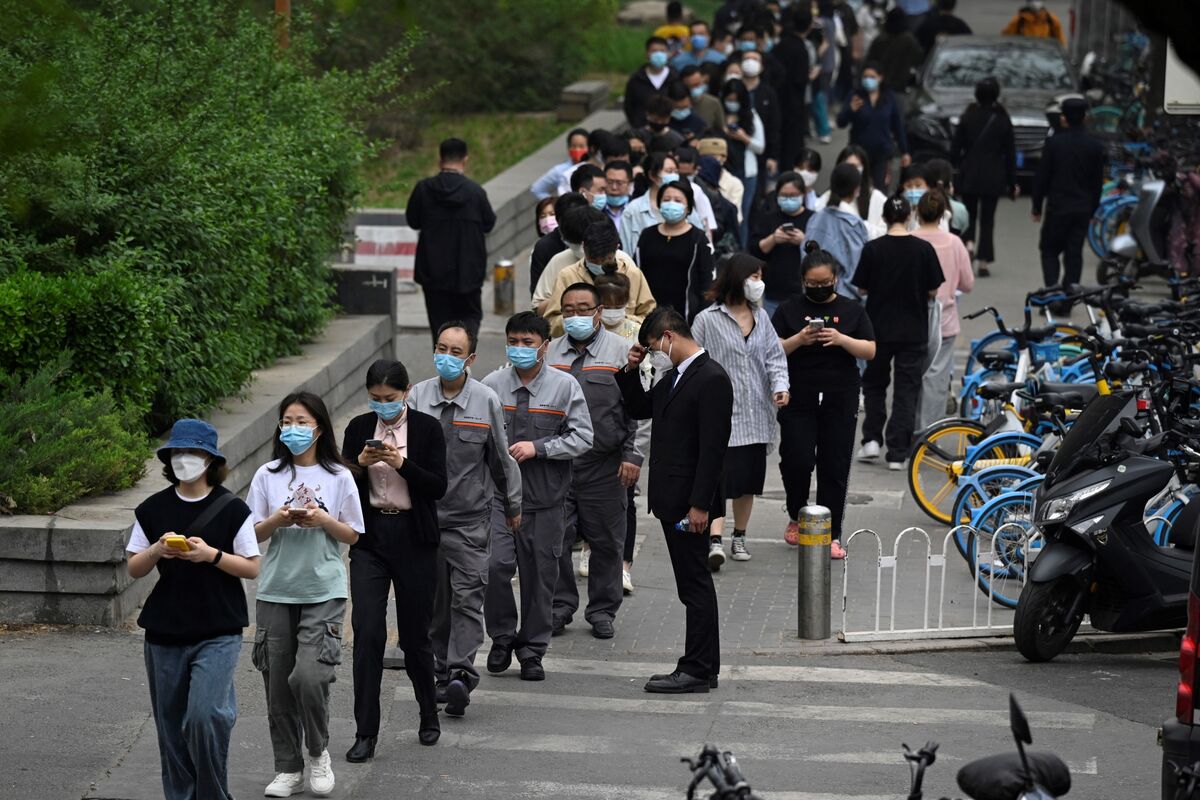 China's Covid Outbreak Stokes Fear of Beijing Lockdown - Bloomberg