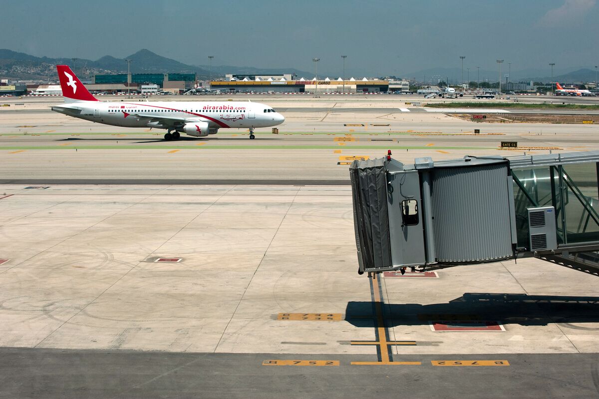Air Arabia Is Said to Seek State Aid and Delay New Venture - Bloomberg