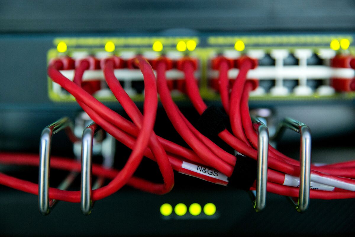 GIC, SoftBank Are Said to Weigh Selling Stake in Fintech VNLife