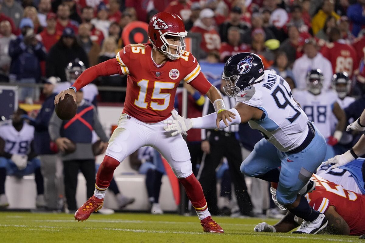 Patrick Mahomes wills Chiefs to overtime win over Titans, throws for over  400 yards