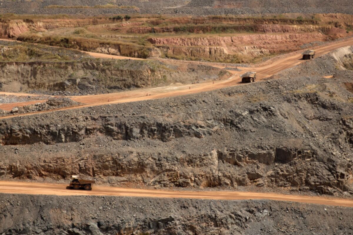 Barrick Says Mali Has a Week to Avoid Gold-Mine Shutdown