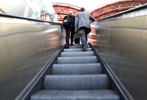 London Financial Vacancies Fell 22% Last Month, Recruiter Says