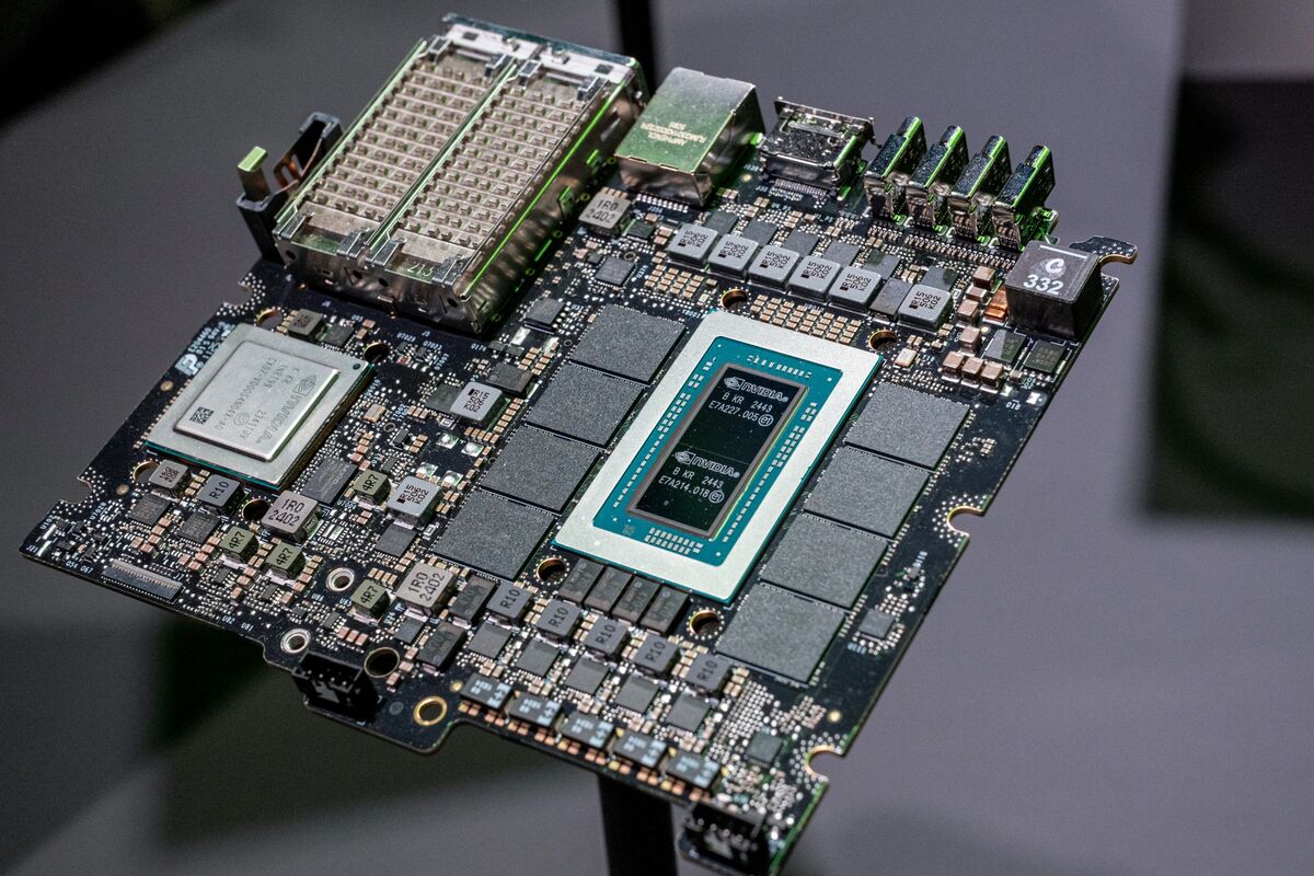 CFO Nvidia: Không thể trả 15% cho Mỹ trừ khi kế hoạch của Trump được chính thức hoá