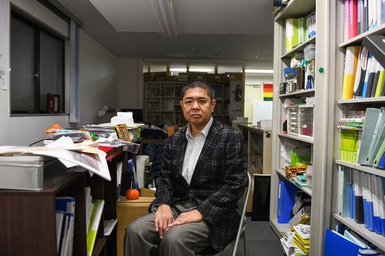 Japan’s Unions Risk Irrelevance as Contract Workforce Expands