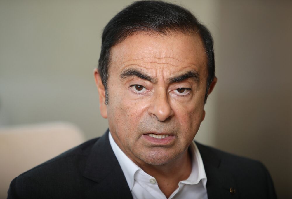 France Gives Ghosn Short Shrift as Macron Battles Elitist Image