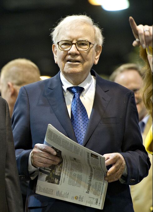Buffett Plans More Newspaper Deals as Omaha Serves as Test Case
