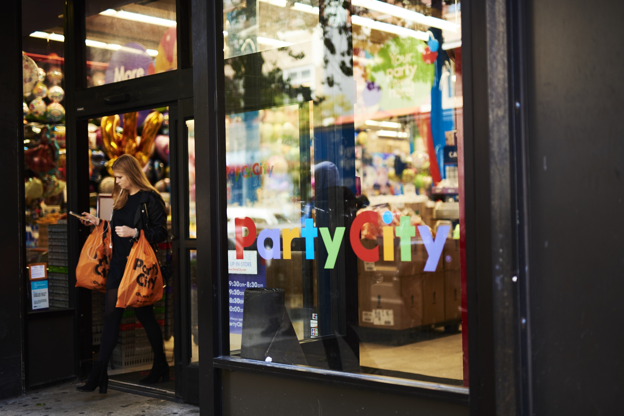 Party City Sells $750 Million Bond as Investors Seek Yield - Bloomberg