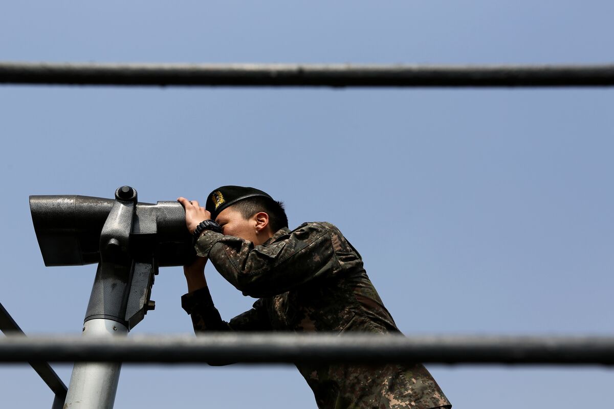 Nordkorea feuert Artilleriegranaten in der Nähe der südkoreanischen Insel ...