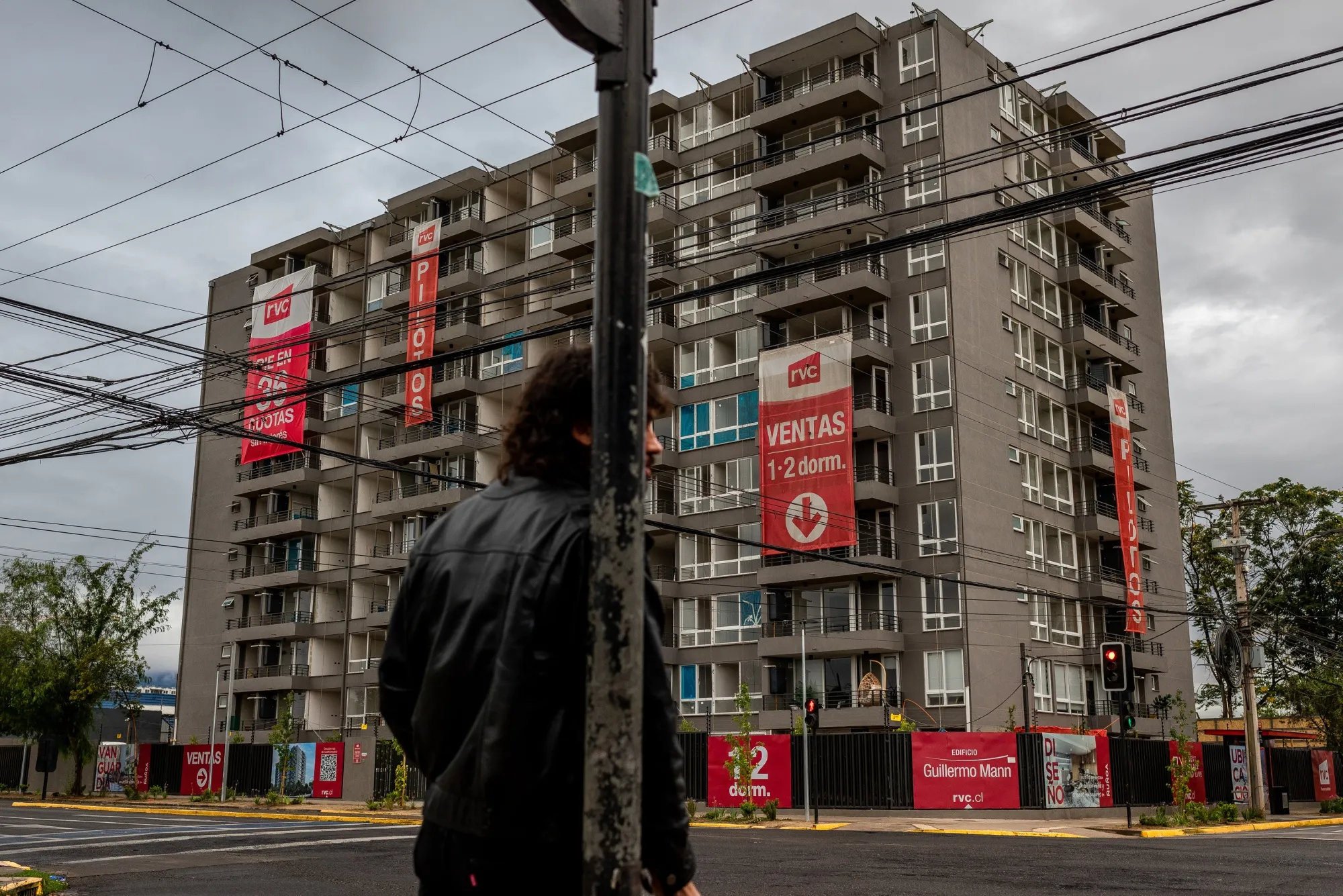 Departamentos a la venta en Santiago, Chile. Foto de archivo de febrero de 2024.