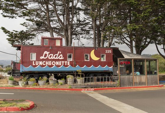 The Best Places to Eat Along California’s Highway 1