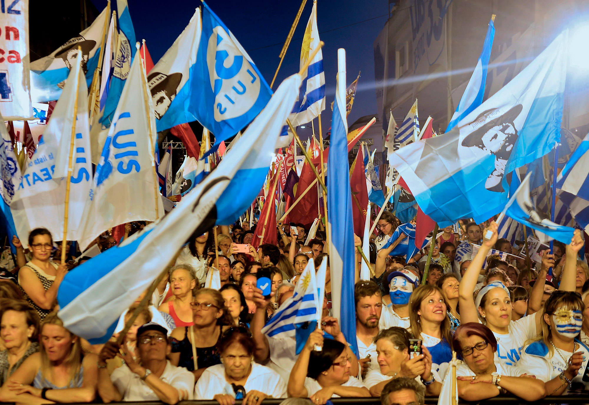 Uruguay Awaits Final Vote Count As Opposition Holds Lead - Bloomberg