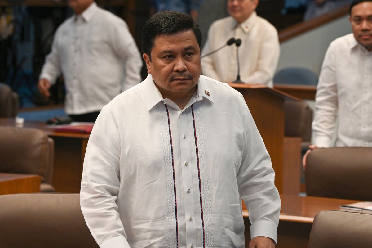 Philippine court orders arrest of Senator Jinggoy Estrada over flood-control graft charges
