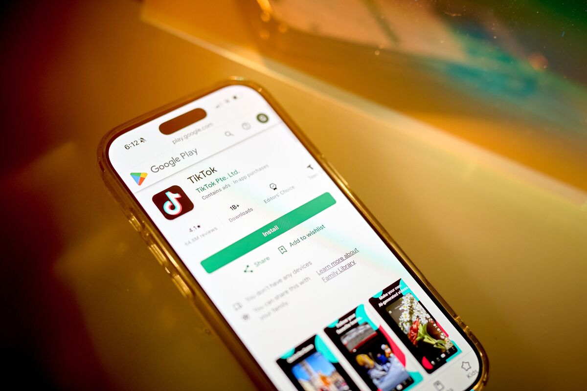 Trump Halts TikTok Ban, Giving App Extra Time to Find a Buyer