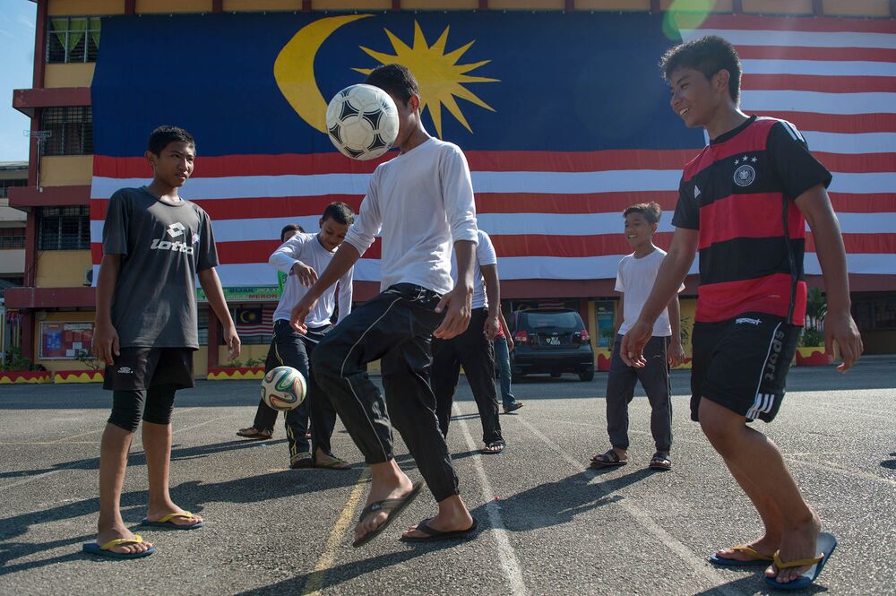 English Lessons For Free As Malaysia Tackles Drop In Proficiency Bloomberg