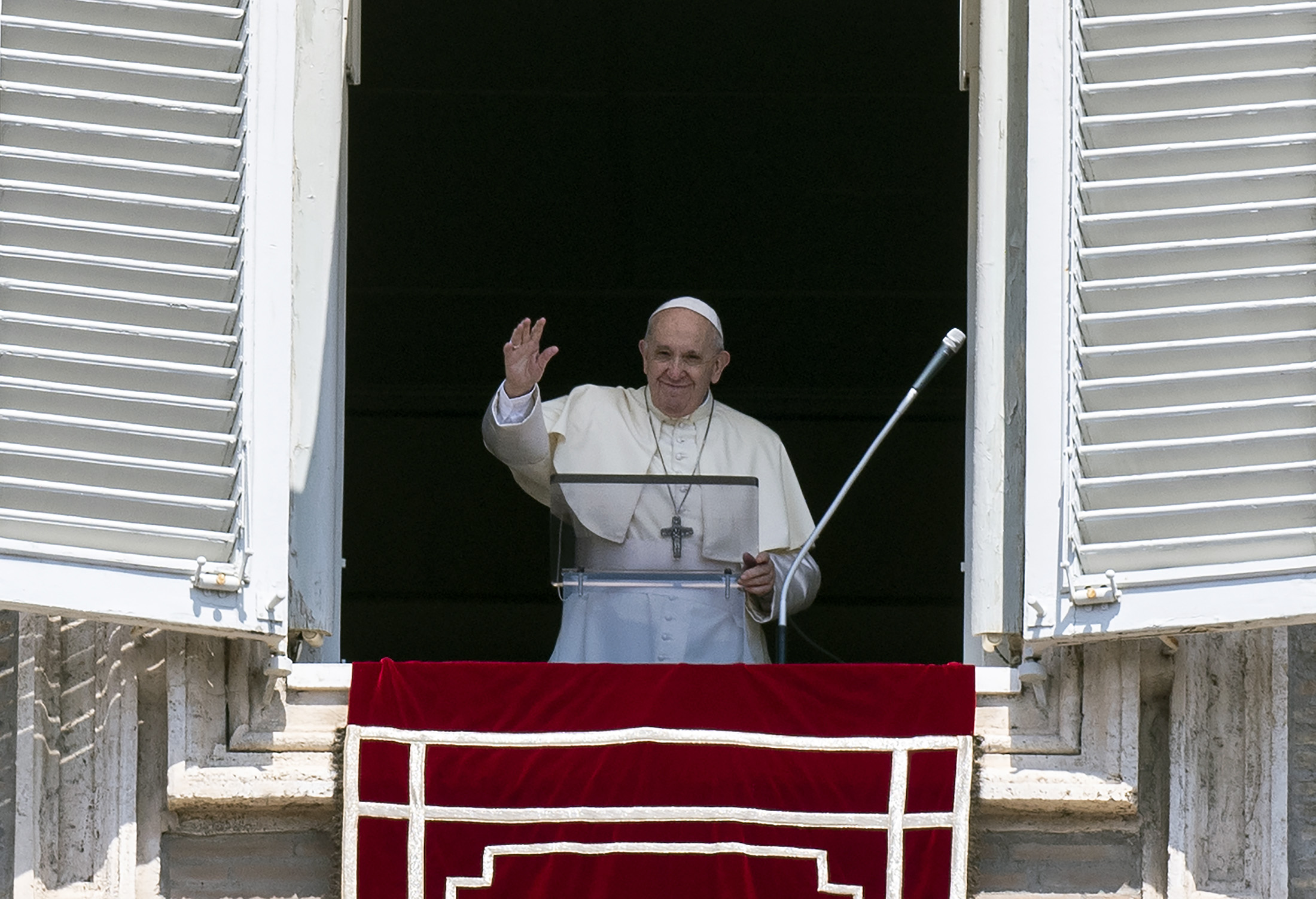 Pope Francis Says the Rich Can't Get Priority for Vaccine Bloomberg