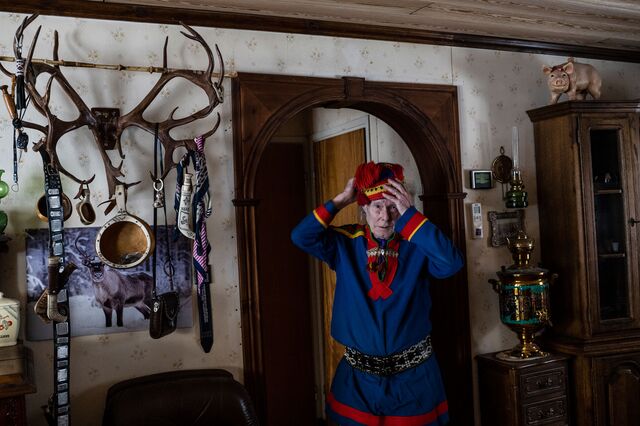 Traditional Sámi dress