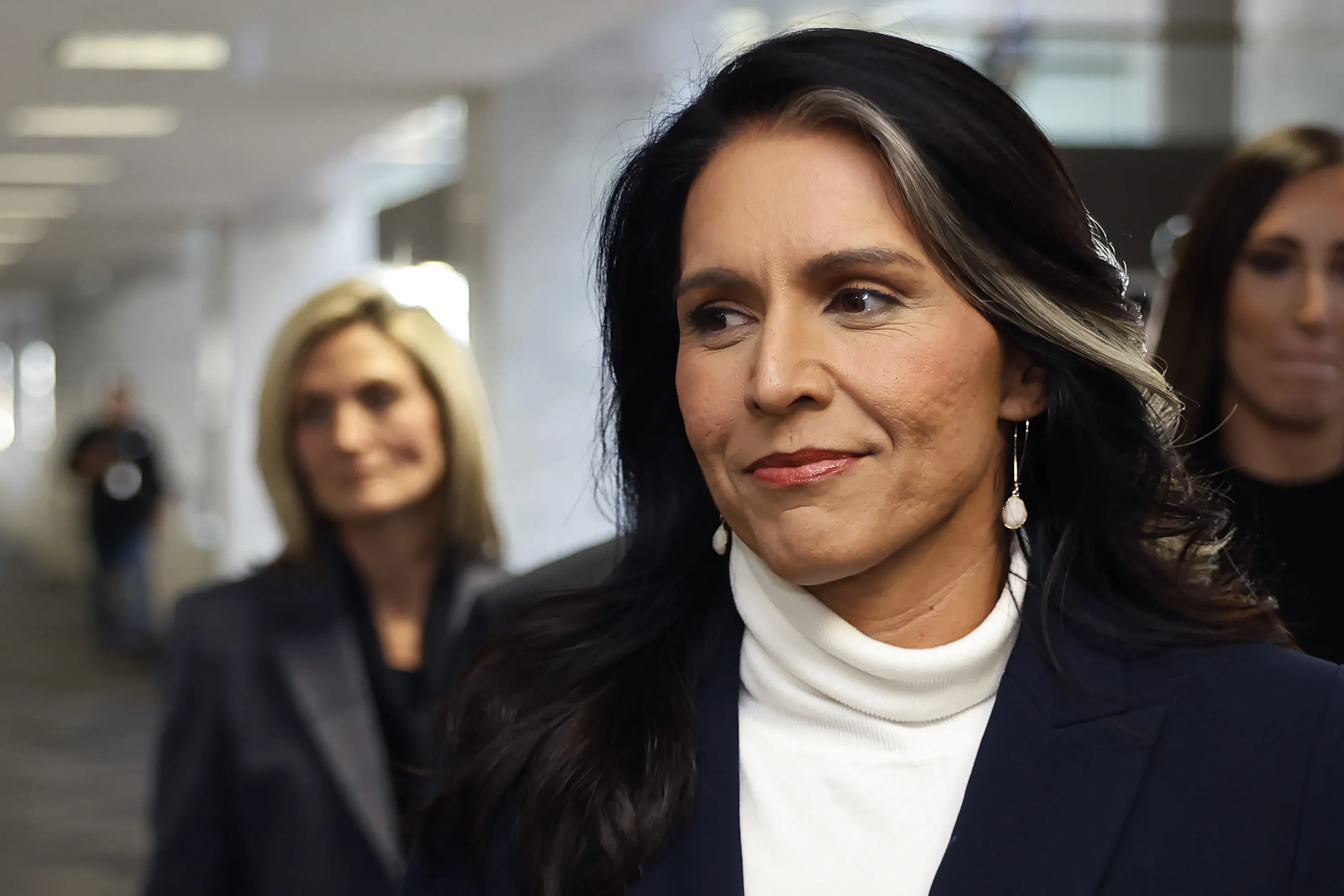 Tulsi Gabbard Wins Senate Backing as Trump Spy Chief After Vow to Downsize  - Bloomberg