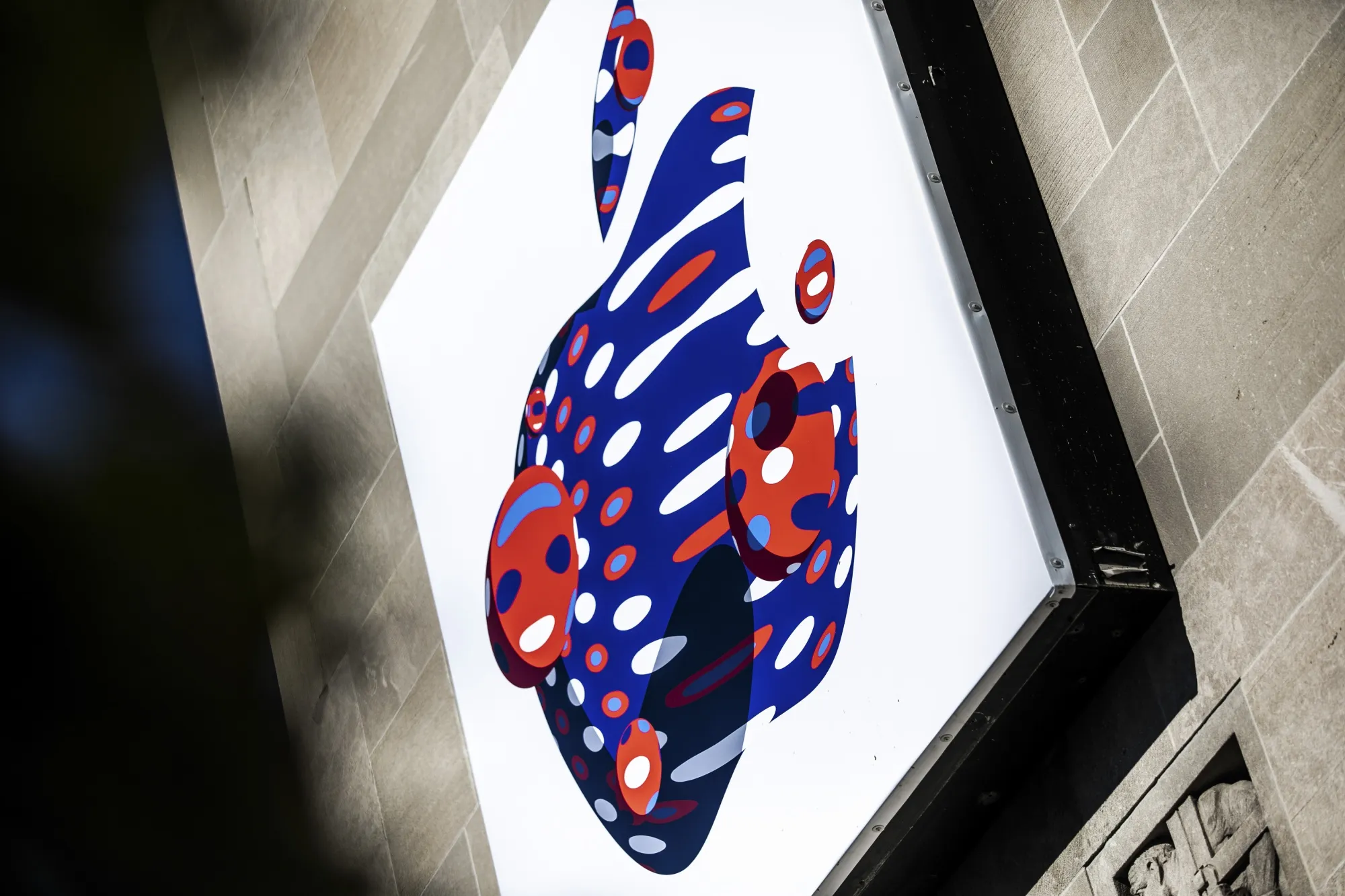 Attendees Arrive For Apple Inc. iPad And Mac Unveiling Event