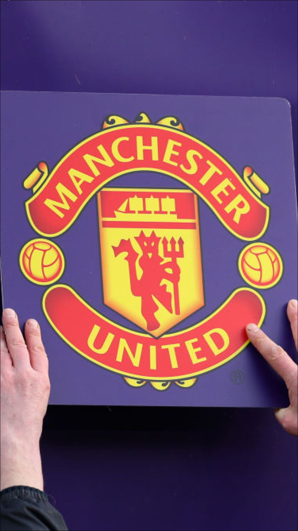 Glazer Family Members Debate Man United Stake Sale