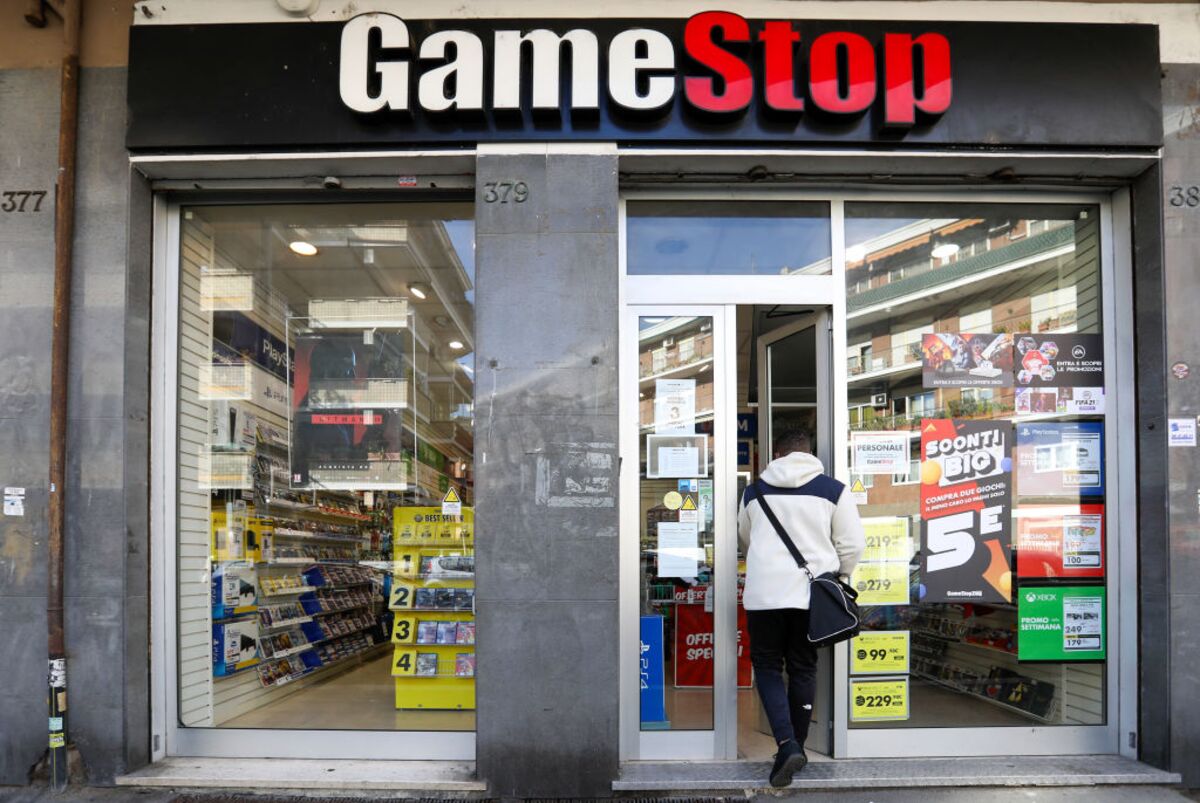 Robinhood GameStop Crackdown Angers, Rescues Reddit Traders - Bloomberg