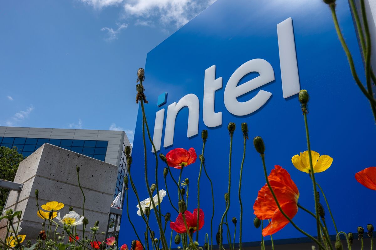 Intel’s Bonds Strengthen on Investment From Rival Nvidia