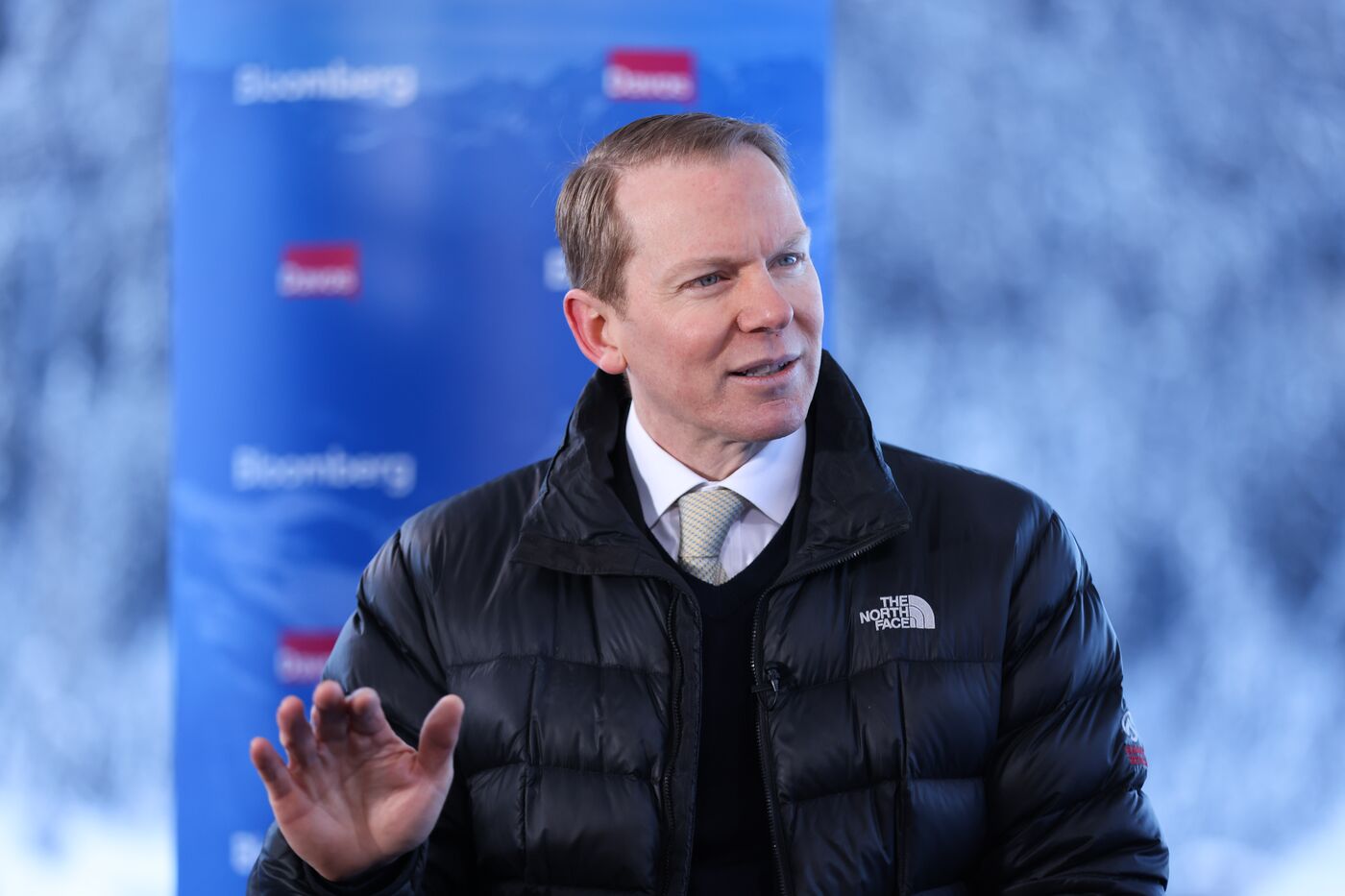 Britain’s Lloyds Banking Group Is Watching for the Return of Global