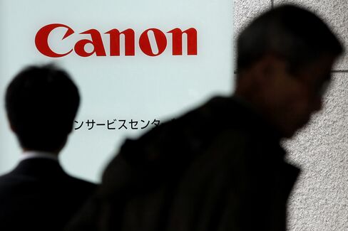 Canon Predicts 14% Rise in Annual Profit Helped by Weaker Yen