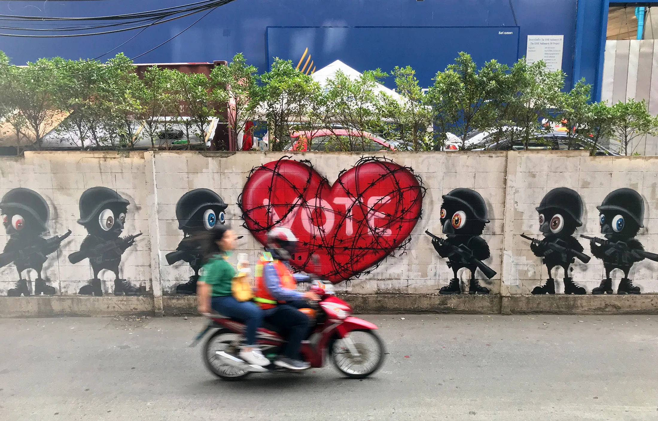 Graffiti in Bangkok against postponement of election date