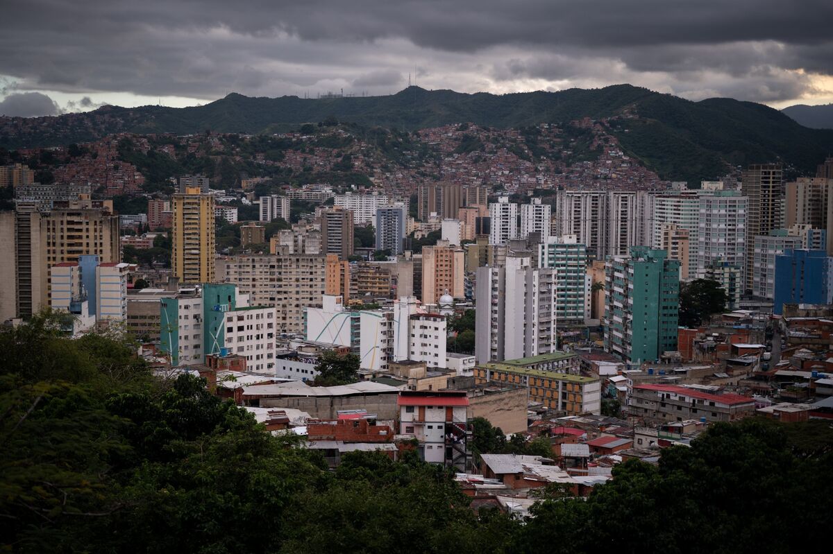 Venezuela Investors Eye Start of $60 Billion Bond Restructuring - Bloomberg