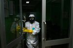 TOPSHOT-INDONESIA-CHINA-HEALTH-VIRUS