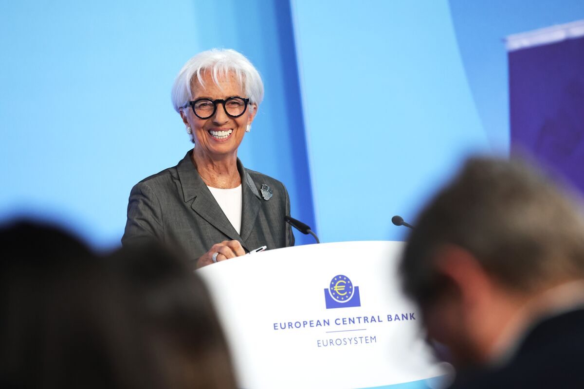 Lagarde to Release Memoir in January as ECB Exit Talk Swirls