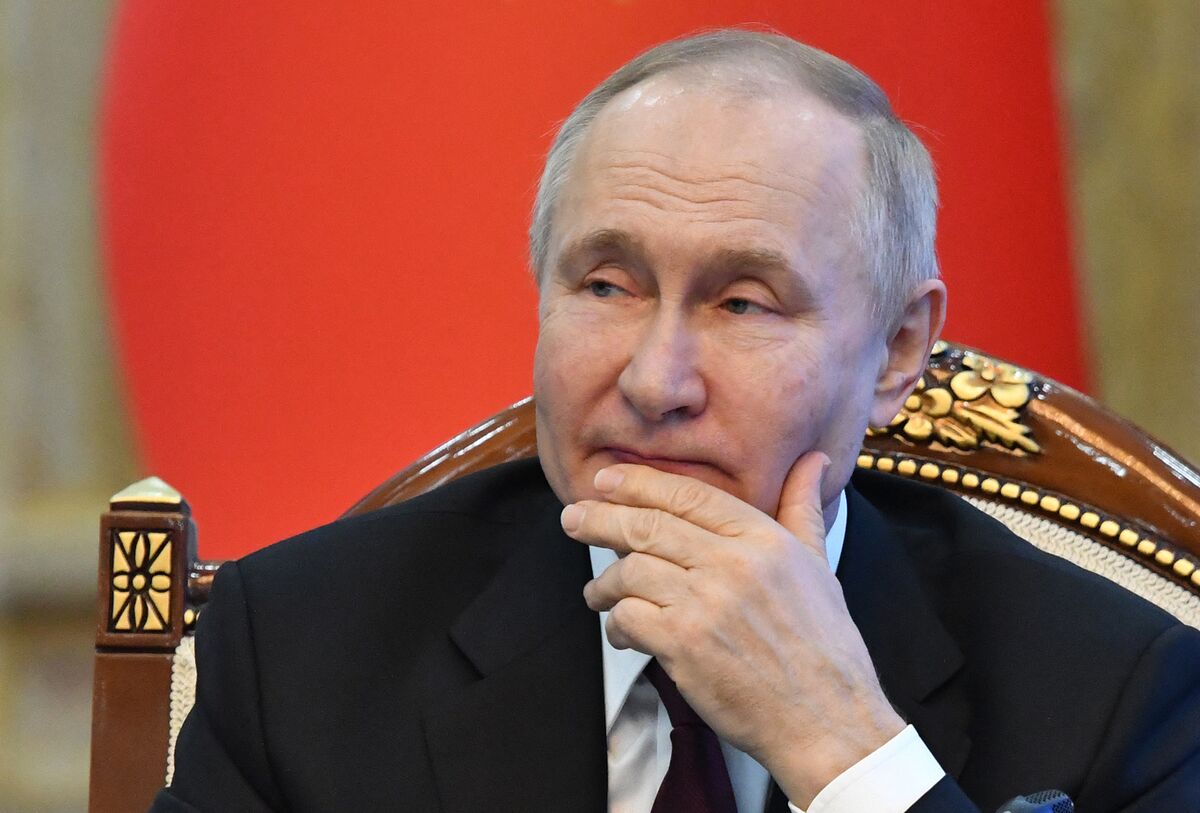 Putin says first nuclear use possible, “considering” modification of military doctrine – Bloomberg