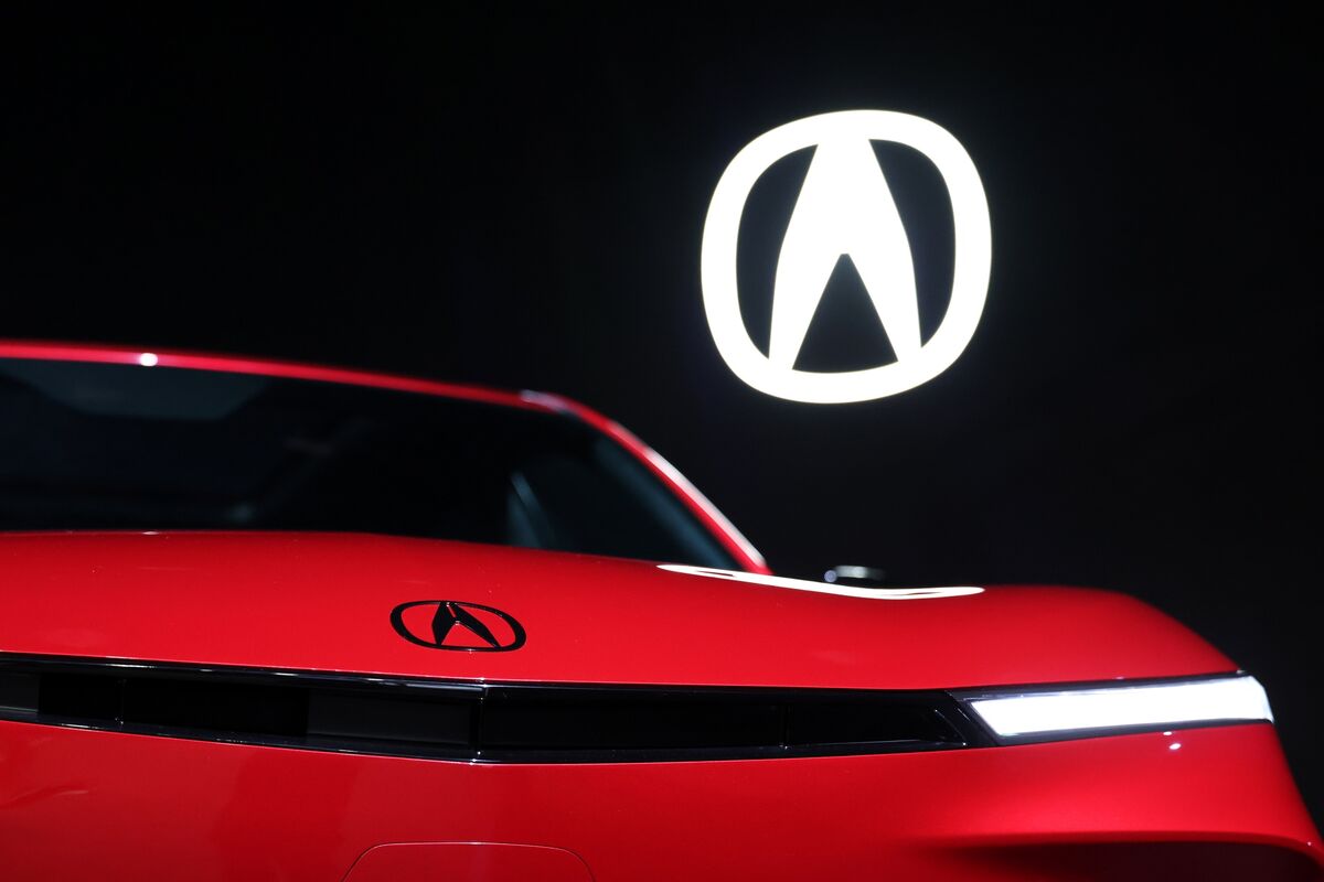 bloomberg.com - Chester Dawson - Honda to Halt Sales of Last EV in Its US Lineup
