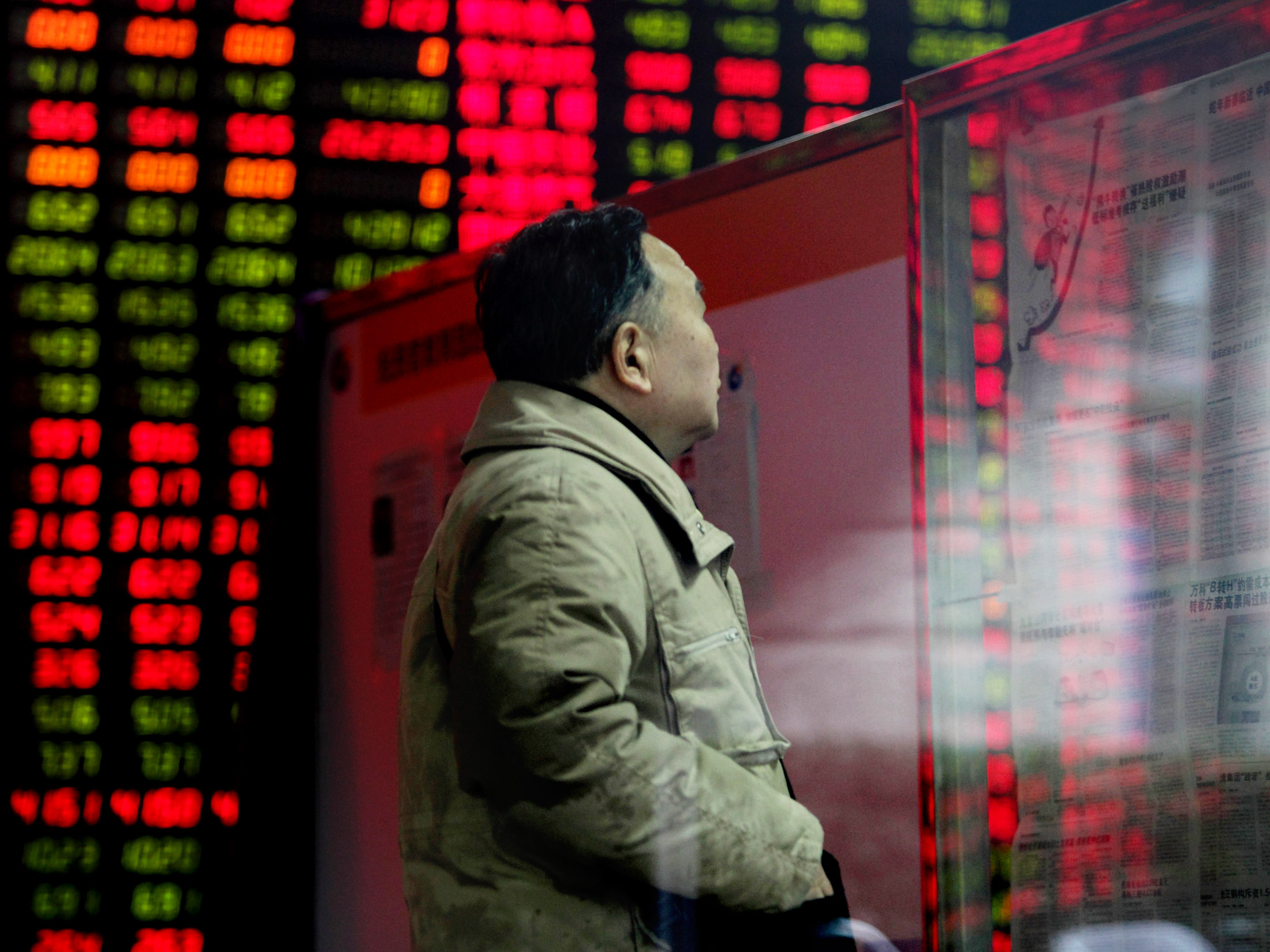 China Stocks Fall for Second Day on Borrowing Clampdown Concern Bloomberg