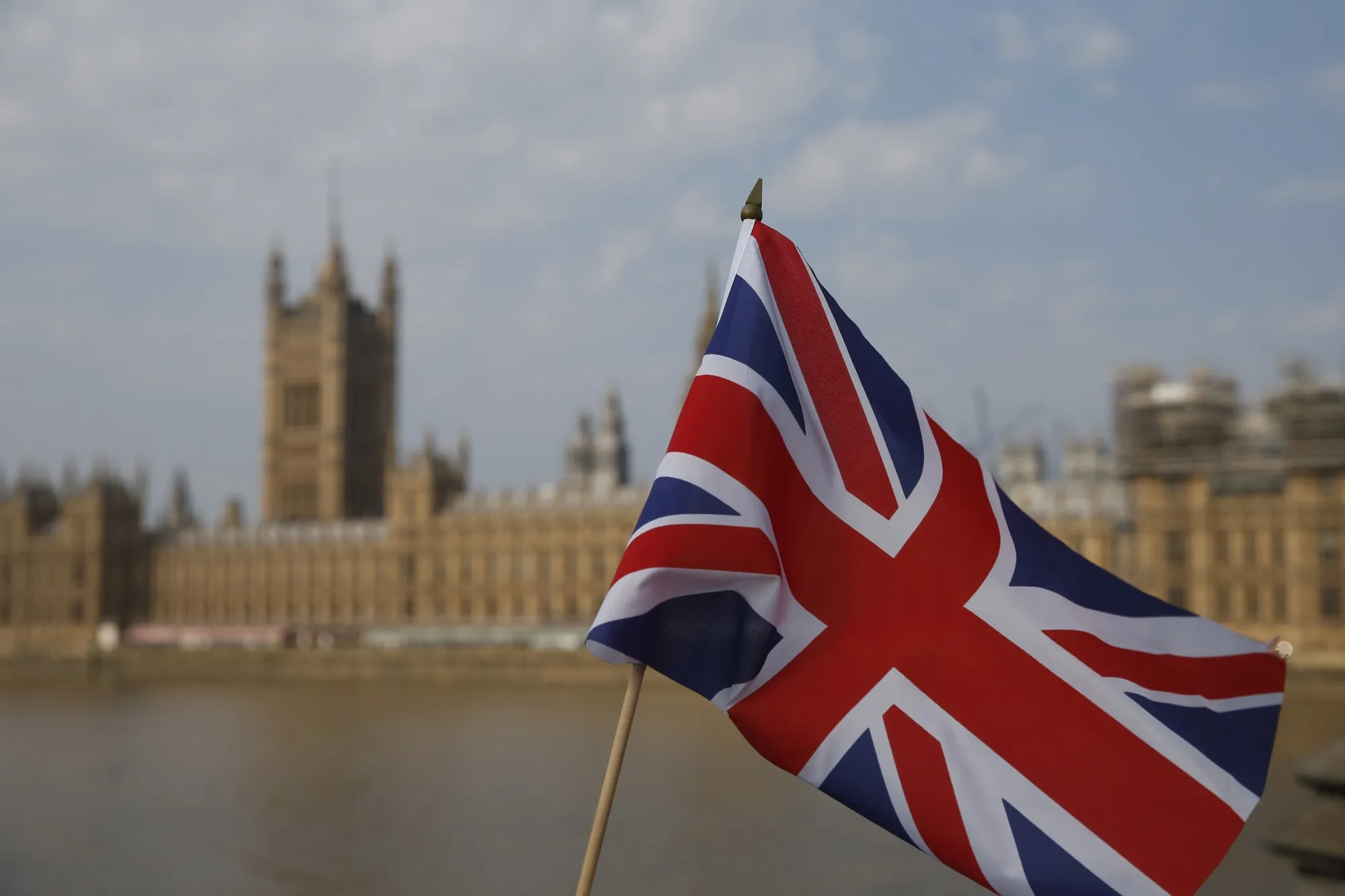 Brits Look To Beat The Heat As High Temps Continue