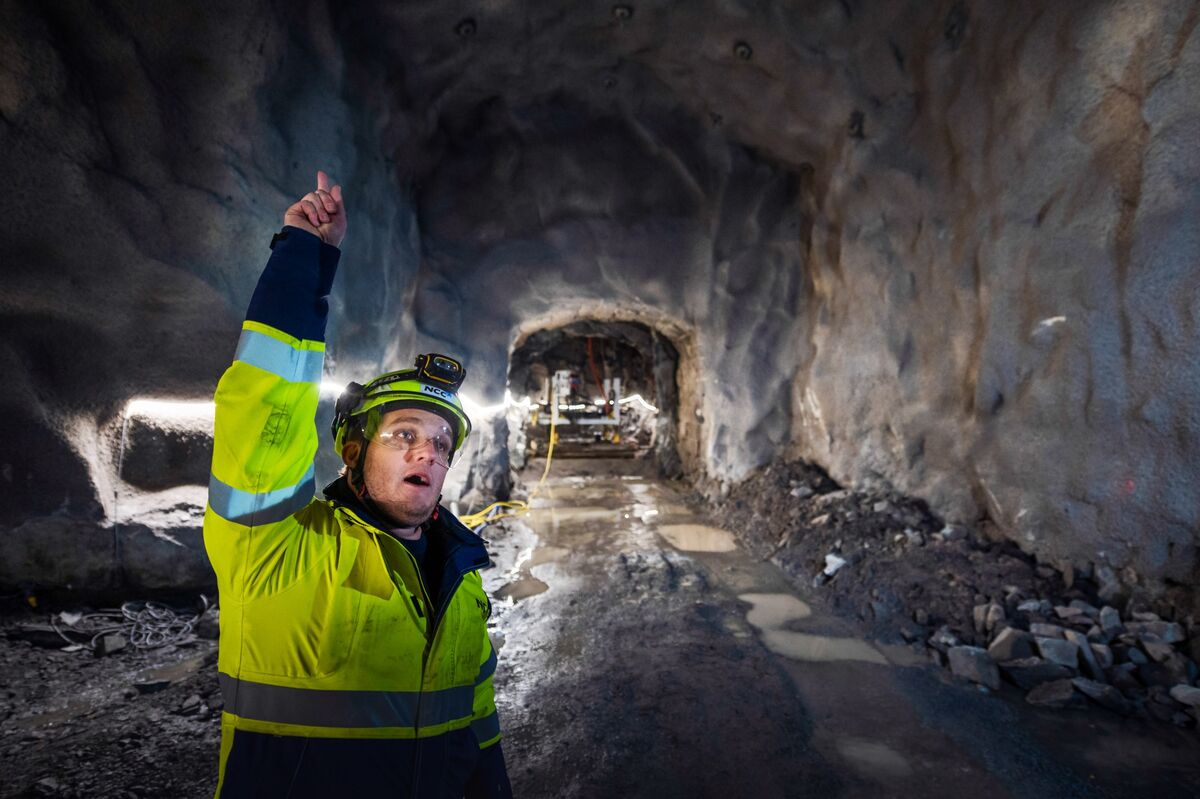 bloomberg.com - Aaron Kirchfeld - NCC Said in Talks to Sell Industry Unit to CRH-Heidelberg Group