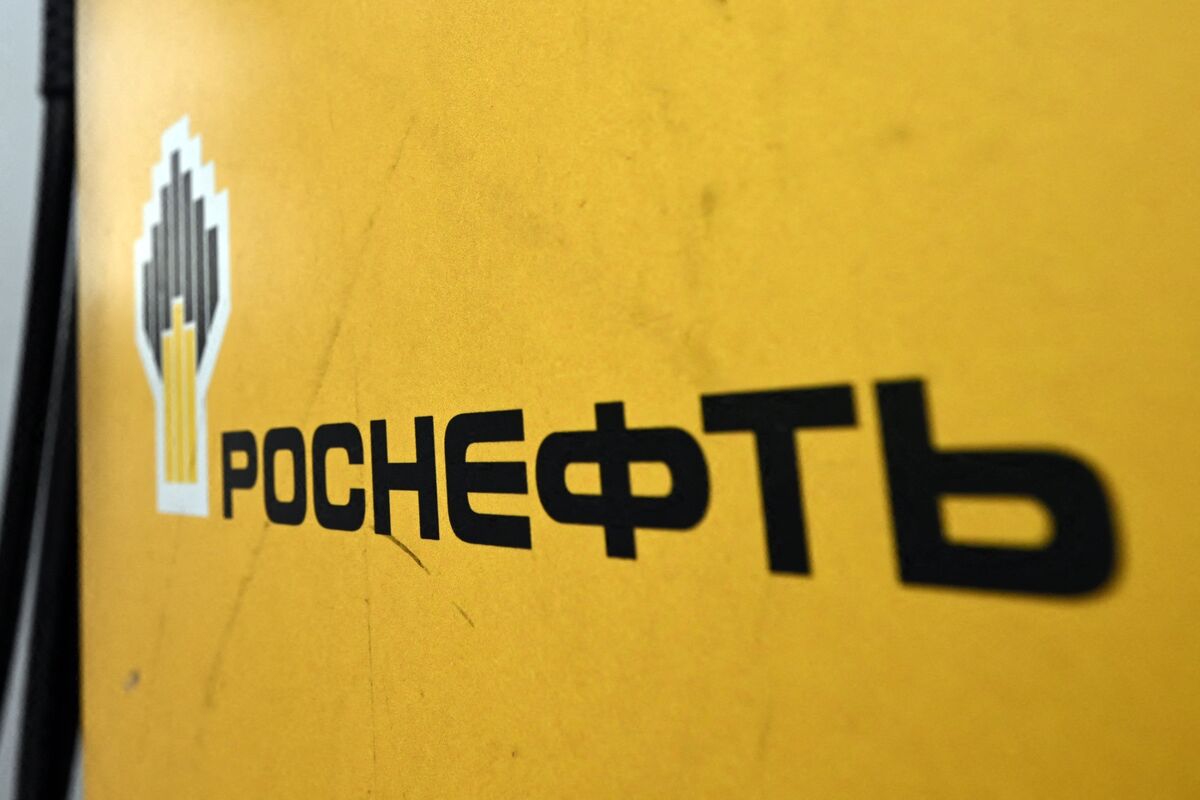 Tàu chở dầu Nga thực hiện động thái hiếm thấy gần Ấn Độ khi giao thương bị căng thẳng