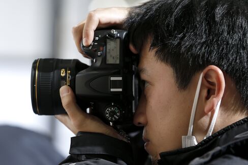 Nikon Plunges Most Since 1985 After Forecast Cut