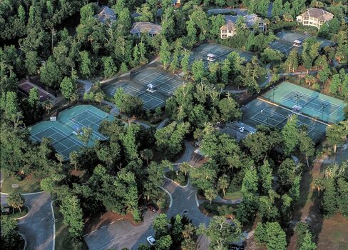 Aerial image of one of Kiawah Island Golf Resort's tennis facilities.