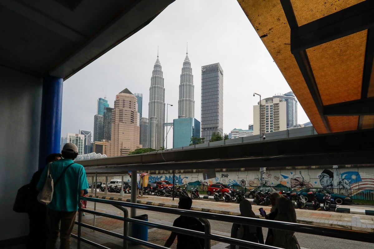 马来西亚削减补贴计划因公民不更新收入数据而受阻