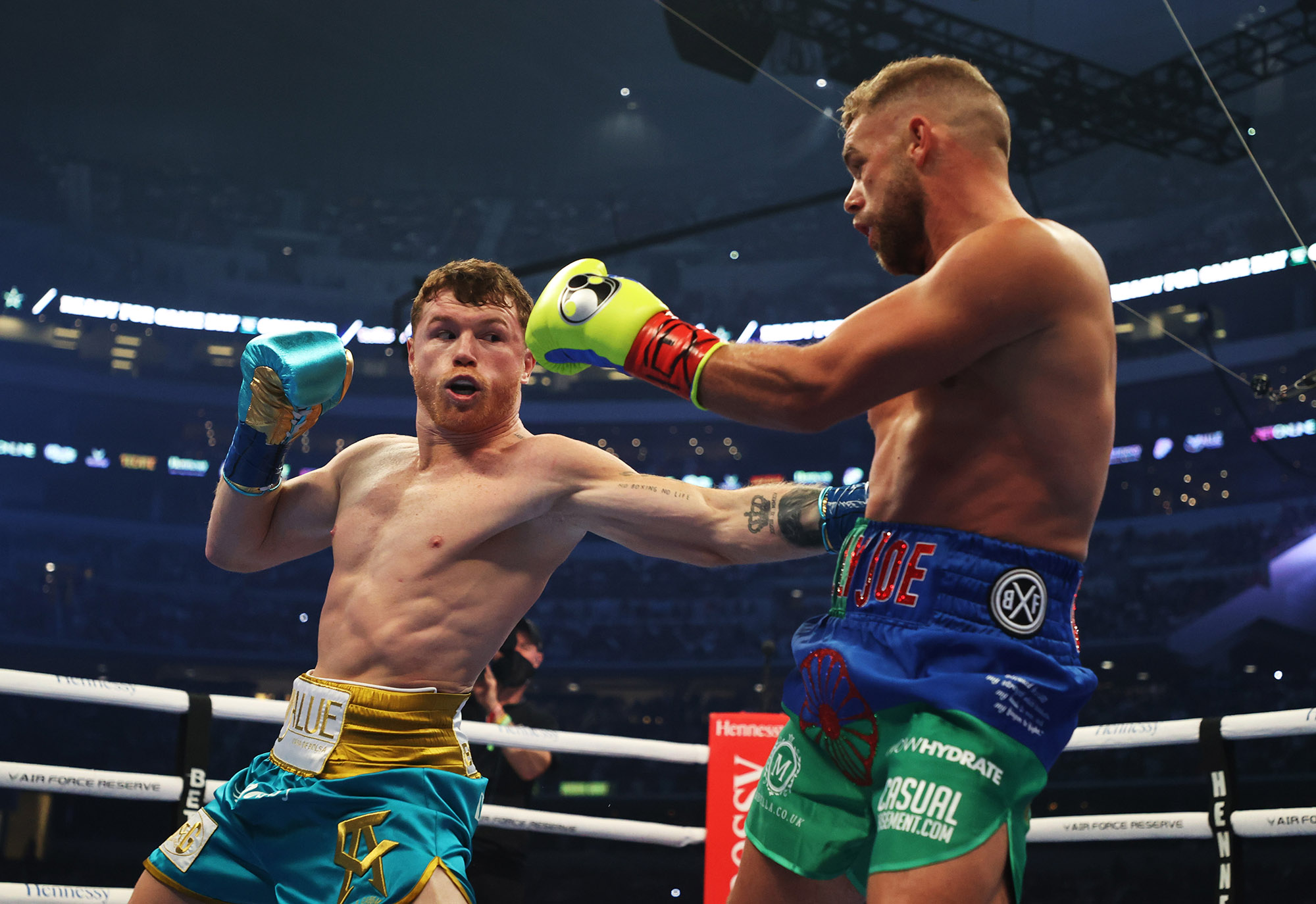 DAZN Tops Mobile Streaming Sessions With Alvarez-Saunders Fight