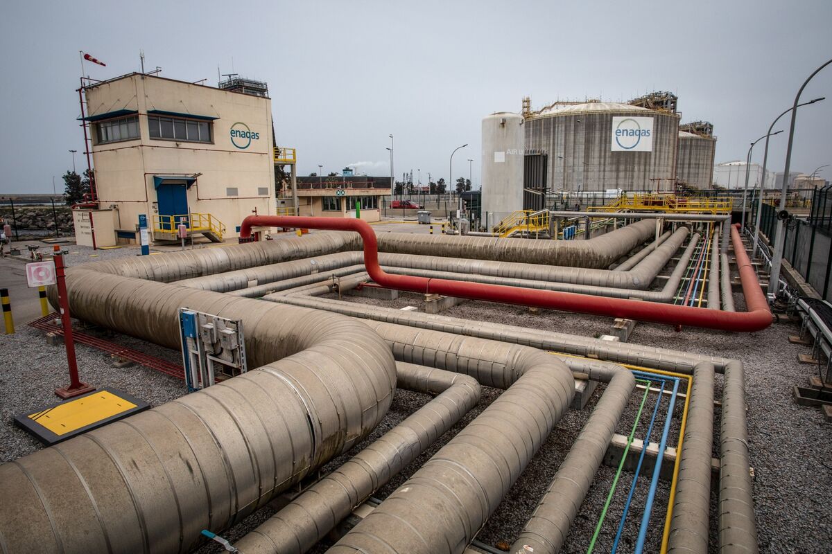 Energy Prices Surge as Politicians Sound Alarm Ahead of Winter