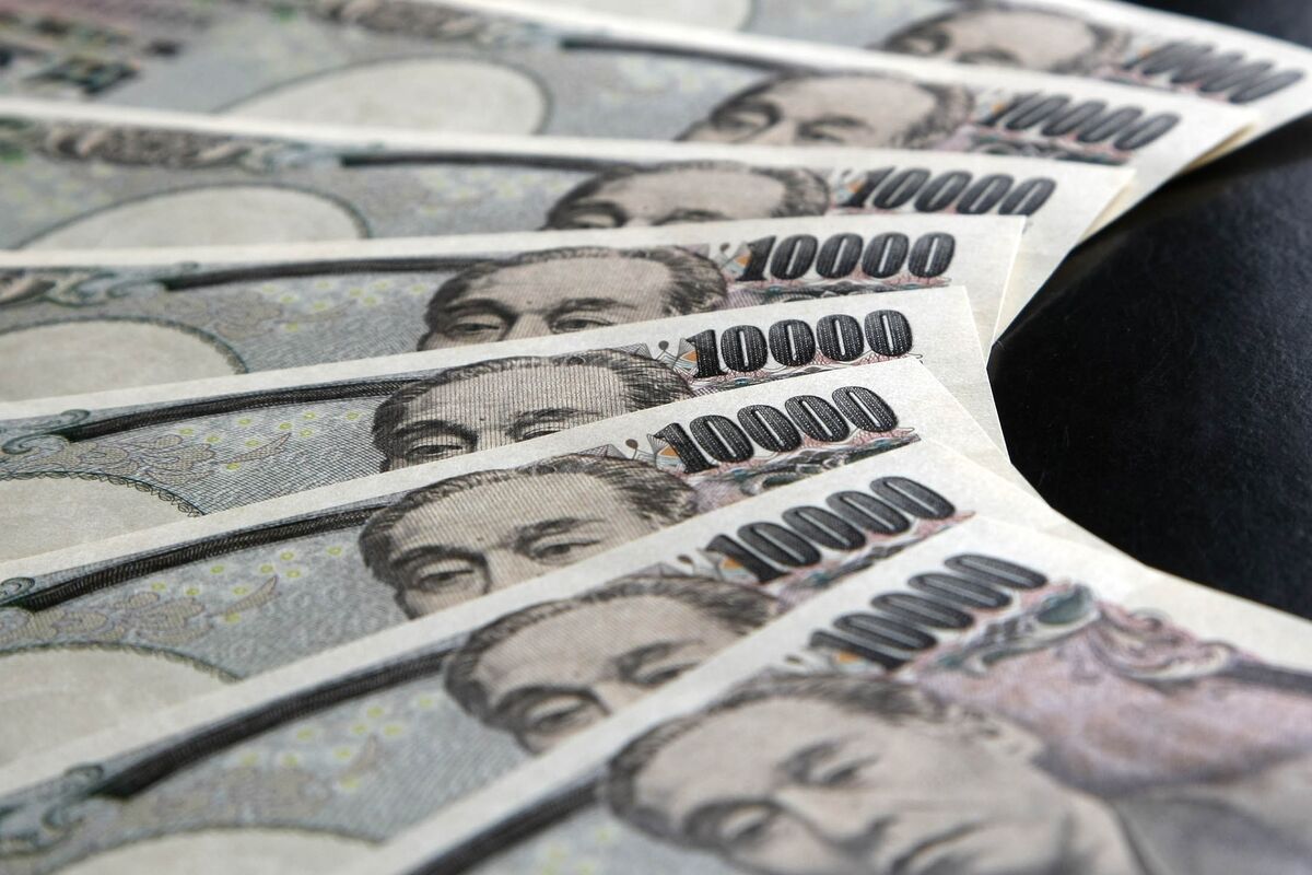 Yen Gains Put 100 Per Dollar In Sight For Japan’s Biggest Bank - Bloomberg