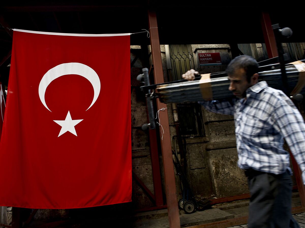 Trump Authorizes Doubling of Tariffs on Turkey's Steel, Aluminum